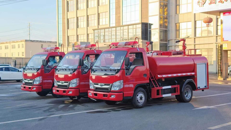 3臺(tái)福田藍(lán)牌2.5噸水罐消防車 3臺(tái)福田藍(lán)牌2.5噸水罐消防車